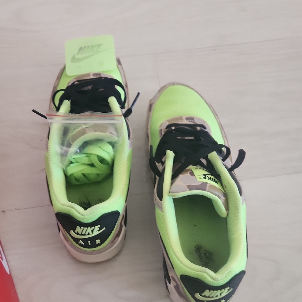 Nike Men' Air Max Camo Neon Green Sneakers - Picture 4 of 8